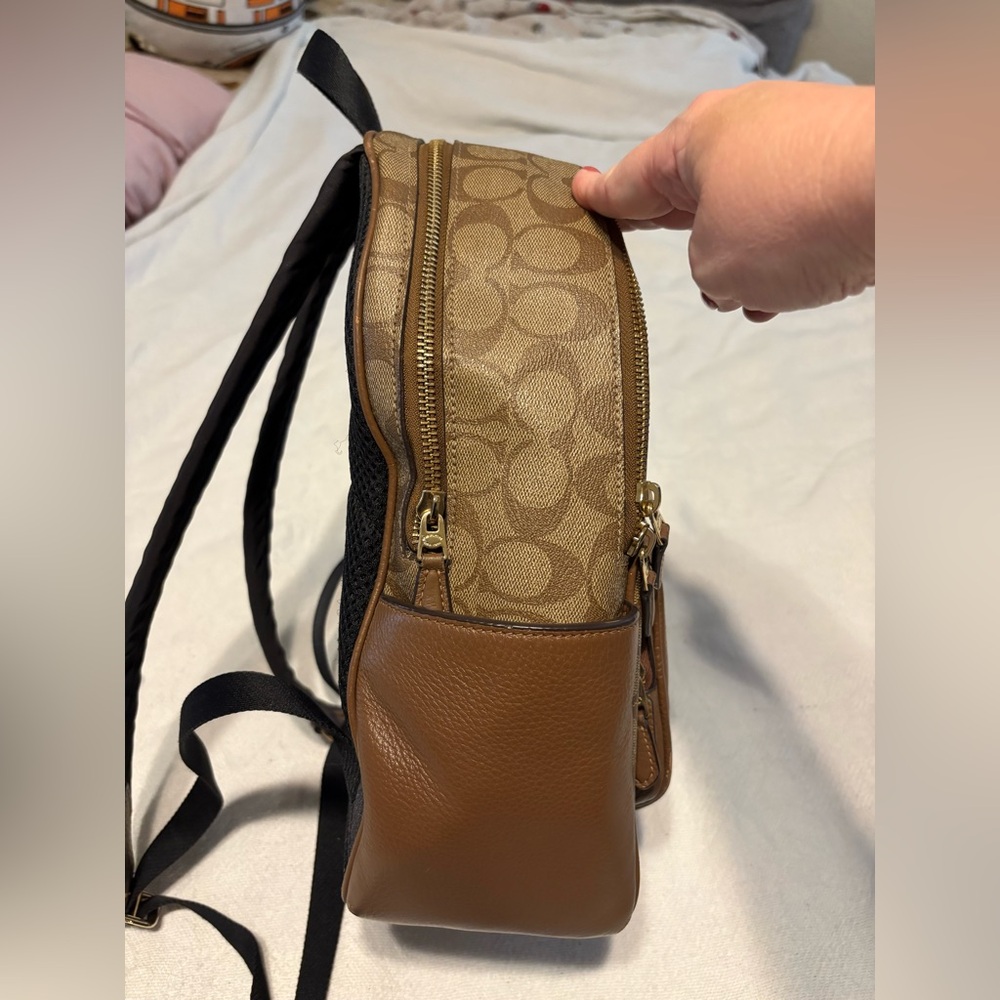 Coach Court Backpack In Signature Canvas - Picture 5 of 16